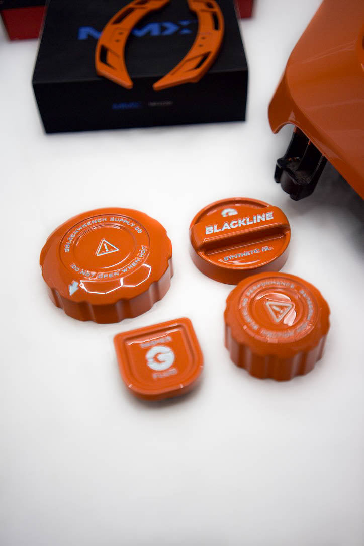 GOLDENWRENCH X CARBON CULTURE individual painted cap set